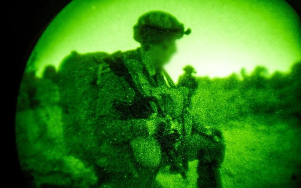 כוחות צה״ל פועלים נגד עמדות של חזבאללה בהר דב במצלמת ראיית לילה. 19 באוקטובר 2025 (צילום: דובר צה״ל) כוחות צה״ל פועלים נגד עמדות של חזבאללה בהר דב במצלמת ראיית לילה. 19 באוקטובר 2025 (צילום: דובר צה״ל)