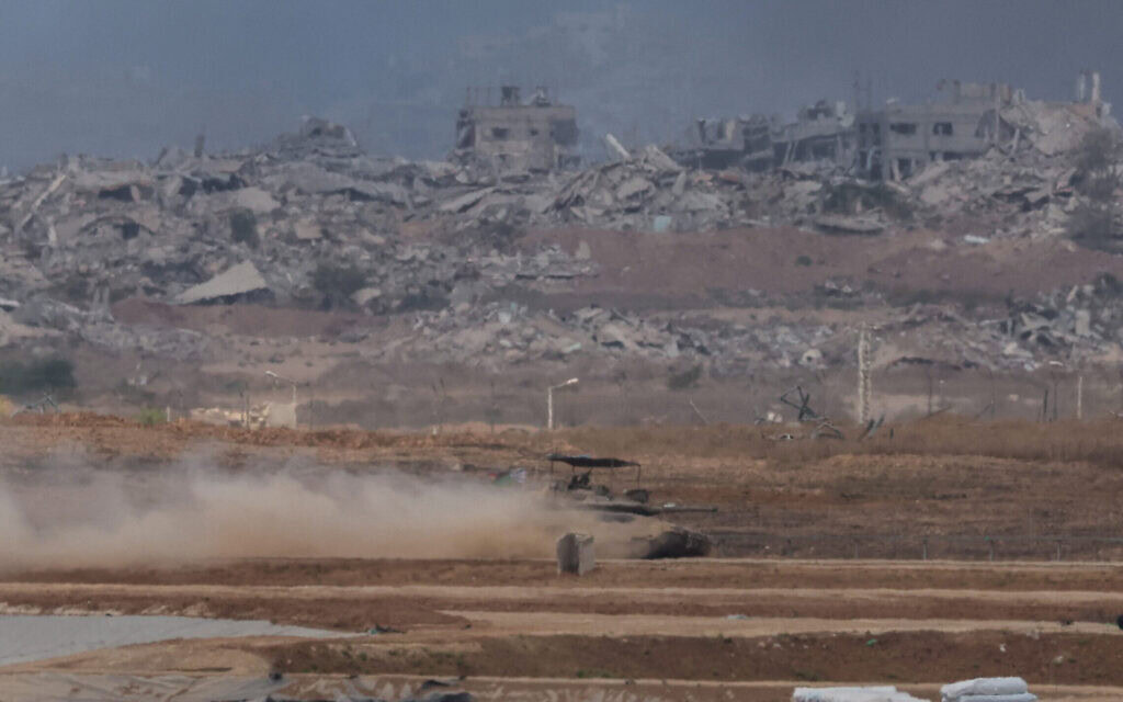 טנק בגבול עזה, 10 באוקטובר 2025 (צילום: Jack GUEZ / AFP) טנק בגבול עזה, 10 באוקטובר 2025 (צילום: Jack GUEZ / AFP)