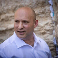 נפתלי בנט בכותל המערבי, 26 במאי 2025 (צילום: יונתן זינדל/פלאש90) נפתלי בנט בכותל המערבי, 26 במאי 2025 (צילום: יונתן זינדל/פלאש90)