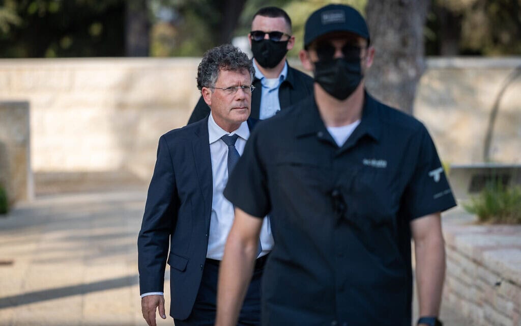 נשיא בית המשפט העליון יצחק עמית באזכרה לנשיא המדינה המנוח שמעון פרס בהר הרצל, אוקטובר 2025 (צילום: חיים גולדברג / פלאש90) נשיא בית המשפט העליון יצחק עמית באזכרה לנשיא המדינה המנוח שמעון פרס בהר הרצל, אוקטובר 2025 (צילום: חיים גולדברג / פלאש90)