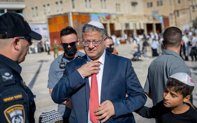 איתמר בן גביר בהר הבית, 8 באוקטובר 2025 (צילום: חיים גולדברג, פלאש90) איתמר בן גביר בהר הבית, 8 באוקטובר 2025 (צילום: חיים גולדברג, פלאש90)