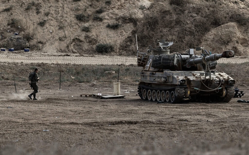 כוחות צה"ל בגבול עזה, 9 באוקטובר 2025 (צילום: צפריר אביוב/פלאש90) כוחות צה"ל בגבול עזה, 9 באוקטובר 2025 (צילום: צפריר אביוב/פלאש90)