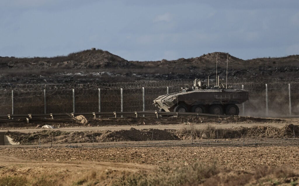 כוחות צה"ל בגבול עזה, 9 באוקטובר 2025 (צילום: צפריר אביוב/פלאש90) כוחות צה"ל בגבול עזה, 9 באוקטובר 2025 (צילום: צפריר אביוב/פלאש90)