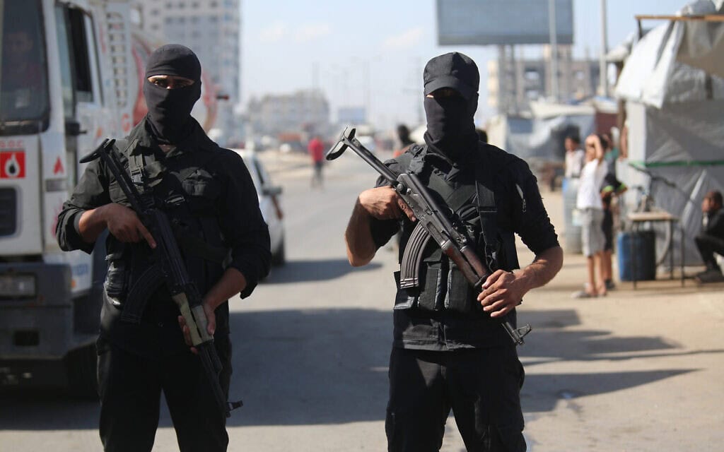 שוטרי חמאס ברחובות העיר עזה, 11 באוקטובר 2025 (צילום: Ali Hassan/Flash90) שוטרי חמאס ברחובות העיר עזה, 11 באוקטובר 2025 (צילום: Ali Hassan/Flash90)