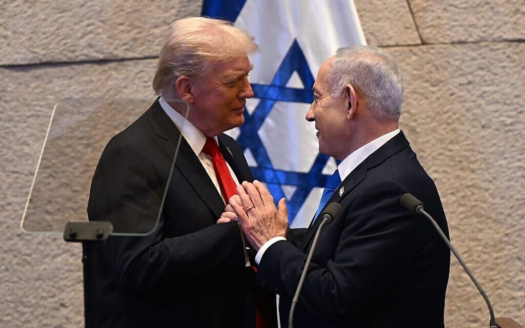 ראש הממשלה בנימין נתניהו ונשיא ארצות הברית דונלד טראמפ על דוכן הכנסת, 13 באוקטובר 2025 (צילום: חיים צח/לע"מ) ראש הממשלה בנימין נתניהו ונשיא ארצות הברית דונלד טראמפ על דוכן הכנסת, 13 באוקטובר 2025 (צילום: חיים צח/לע"מ)