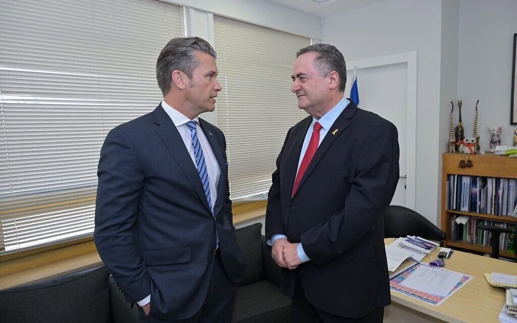 שר הביטחון ישראל כ"ץ בפגישה עם שר המלחמה האמריקאי, פיטר הגסת' (צילום: שלומי אמסלם, משרד הביטחון) שר הביטחון ישראל כ"ץ בפגישה עם שר המלחמה האמריקאי, פיטר הגסת' (צילום: שלומי אמסלם, משרד הביטחון)