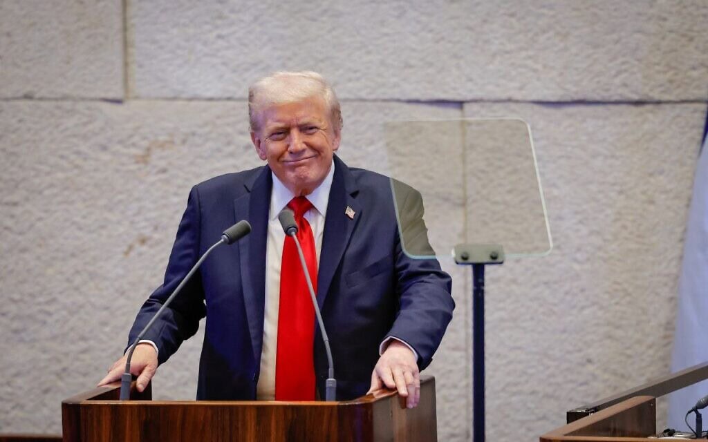 נשיא ארה"ב דונלד טראמפ במליאת הכנסת, 13 באוקטובר 2025 (צילום: נועם מושקוביץ, דוברות הכנסת) נשיא ארה"ב דונלד טראמפ במליאת הכנסת, 13 באוקטובר 2025 (צילום: נועם מושקוביץ, דוברות הכנסת)