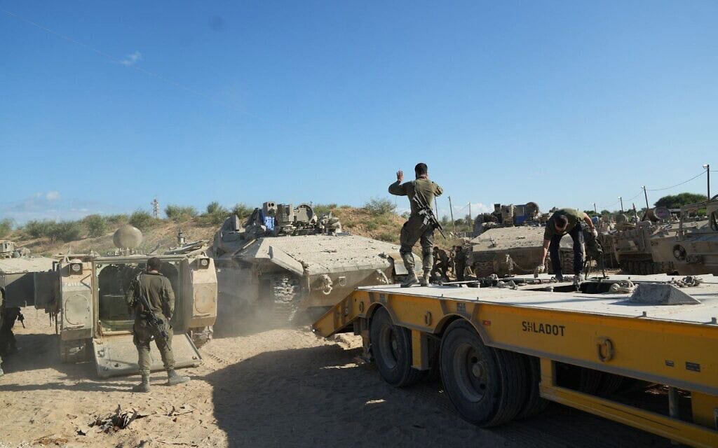 המבצע לנסיגת כוחות צה"ל ברצועת עזה, 10 באוקטובר 2025 (צילום: דובר צה"ל) המבצע לנסיגת כוחות צה"ל ברצועת עזה, 10 באוקטובר 2025 (צילום: דובר צה"ל)