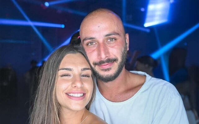 רועי שלו ומפל אדם (צילום: שימוש על פי סעיף 27א לחוק זכויות יוצרים) רועי שלו ומפל אדם (צילום: שימוש על פי סעיף 27א לחוק זכויות יוצרים)