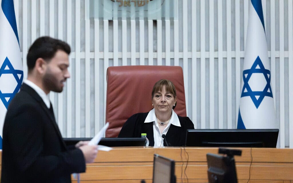השופטת יעל וילנר יושבת בראש ההרכב של בג"ץ בעתירות בפרשת הפצ"רית, 11 בנובמבר 2025 (צילום: יונתן זינדל/פלאש90) השופטת יעל וילנר יושבת בראש ההרכב של בג"ץ בעתירות בפרשת הפצ"רית, 11 בנובמבר 2025 (צילום: יונתן זינדל/פלאש90)