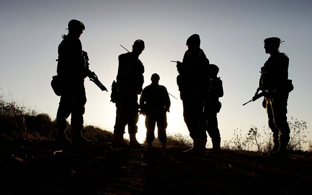 חיילים ספרדים בכוח יוניפי"ל בלבנון ב-2006. אילוסטרציה (צילום: THOMAS COEX / AFP) חיילים ספרדים בכוח יוניפי"ל בלבנון ב-2006. אילוסטרציה (צילום: THOMAS COEX / AFP)