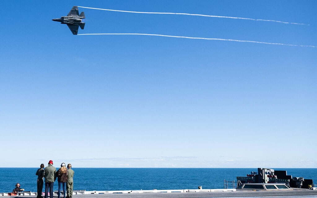מטוס קרב F-35 בתרגיל צבאי בווירג'יניה, ארה"ב, אוקטובר 2025 (צילום: SAUL LOEB / AFP) מטוס קרב F-35 בתרגיל צבאי בווירג'יניה, ארה"ב, אוקטובר 2025 (צילום: SAUL LOEB / AFP)