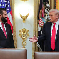 נשיא סוריה אחמד א־שרע בפגישתו עם דונלד טראמפ בבית הלבן בוושינגטון, 10 בנובמבר 2025 (צילום: Handout / SANA / AFP) נשיא סוריה אחמד א־שרע בפגישתו עם דונלד טראמפ בבית הלבן בוושינגטון, 10 בנובמבר 2025 (צילום: Handout / SANA / AFP)
