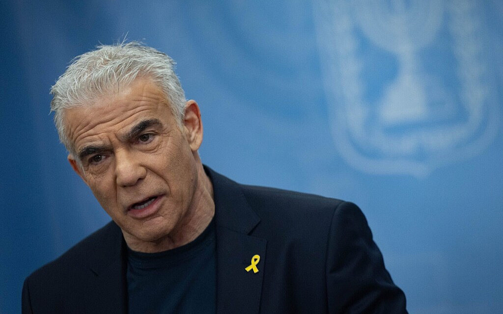 יו"ר האופוזיציה יאיר לפיד בישיבת סיעת יש עתיד בכנסת, 4 באוגוסט 2025 (צילום: יונתן זינדל/פלאש90) יו"ר האופוזיציה יאיר לפיד בישיבת סיעת יש עתיד בכנסת, 4 באוגוסט 2025 (צילום: יונתן זינדל/פלאש90)