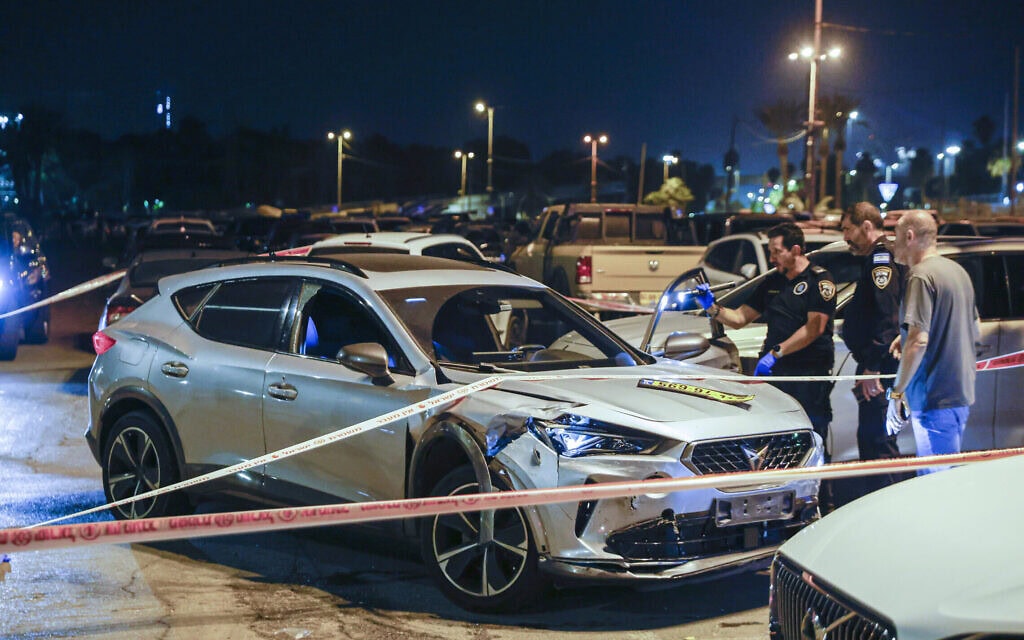 זירת הרצח של אמיר אלוחואח ליד גני יהושע בתל אביב, 8 בנובמבר 2025 (צילום: יהושע יוסף/פלאש90)