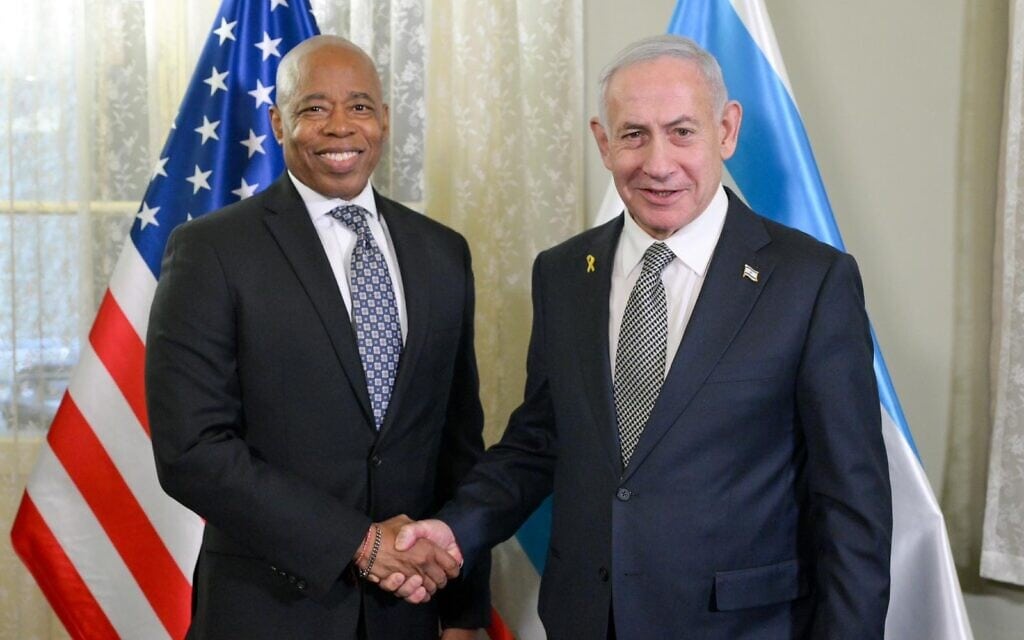 נימין נתניהו נפגש עם ראש עיריית ניו יורק, אריק אדמס, בקריה בתל אביב, 17 בנובמבר 2025 (צילום: מעיין טואף/ לע״מ) נימין נתניהו נפגש עם ראש עיריית ניו יורק, אריק אדמס, בקריה בתל אביב, 17 בנובמבר 2025 (צילום: מעיין טואף/ לע״מ)