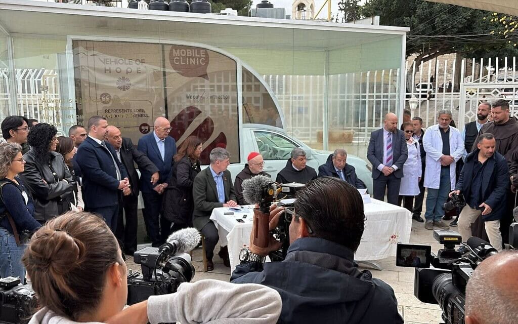 השקת "רכב התקווה" בבית לחם. 25 בנובמבר 2025 (צילום: Caritas Jerusalem) השקת "רכב התקווה" בבית לחם. 25 בנובמבר 2025 (צילום: Caritas Jerusalem)