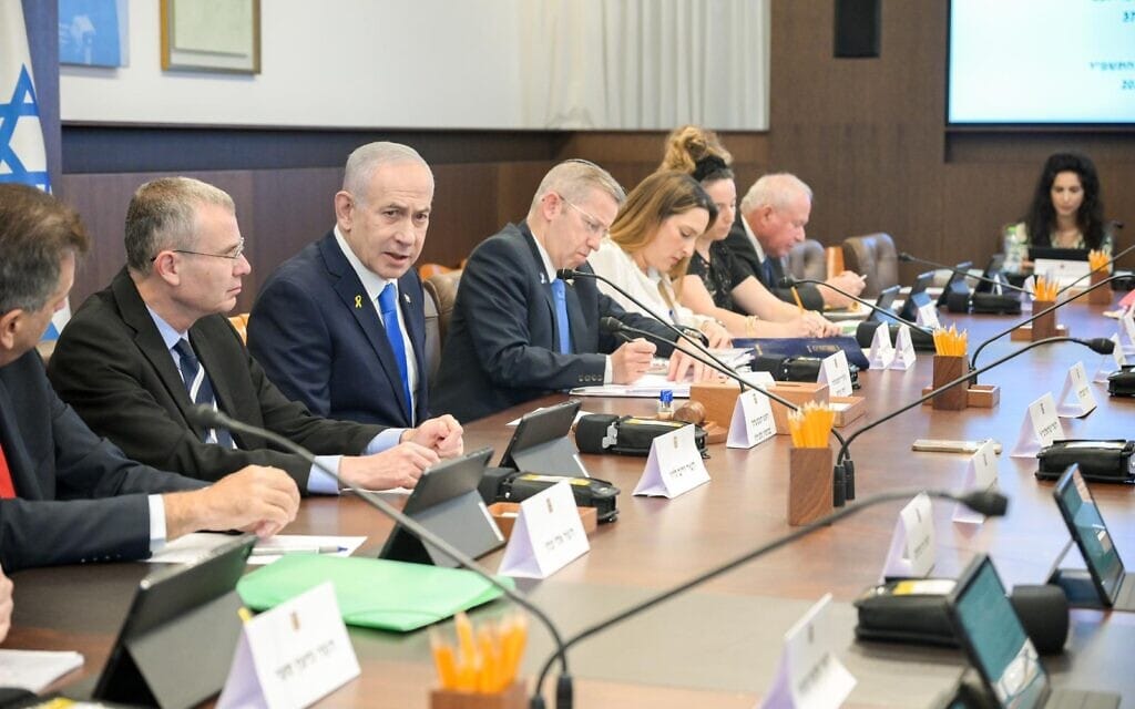 ראש הממשלה בנימין נתניהו בישיבת הממשלה. 23 בנובמבר 2025 (צילום: מעיין טואף/ לע״מ ) ראש הממשלה בנימין נתניהו בישיבת הממשלה. 23 בנובמבר 2025 (צילום: מעיין טואף/ לע״מ )