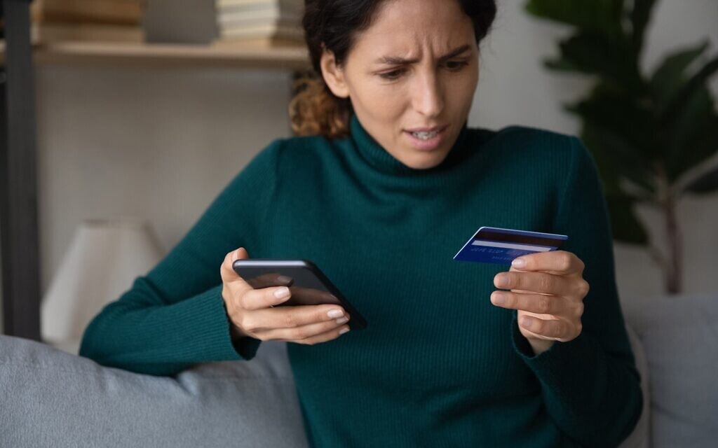 היעדר אוריינות פיננסית אצל אישה, אילוסטרציה (צילום: fizkes / iStock) היעדר אוריינות פיננסית אצל אישה, אילוסטרציה (צילום: fizkes / iStock)