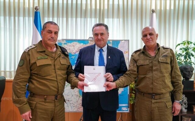 הרמטכ"ל רב־אלוף אייל זמיר ואלוף (מיל') סמי תורג'מן הציגו את דוח בדיקת תחקירי הטבח, 9 בנובמבר 2025 (צילום: אריאל חרמוני, משרד הביטחון) הרמטכ"ל רב־אלוף אייל זמיר ואלוף (מיל') סמי תורג'מן הציגו את דוח בדיקת תחקירי הטבח, 9 בנובמבר 2025 (צילום: אריאל חרמוני, משרד הביטחון)