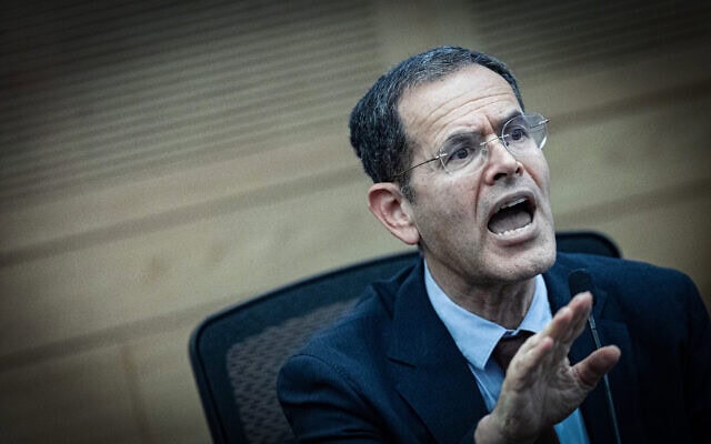 ח"כ משה סעדה תוקף את המשנה ליועמ"שית גיל לימון בוועדת החוקה של הכנסת, 9 בדצמבר 2025 (צילום: יונתן זינדל/פלאש90) ח"כ משה סעדה תוקף את המשנה ליועמ"שית גיל לימון בוועדת החוקה של הכנסת, 9 בדצמבר 2025 (צילום: יונתן זינדל/פלאש90)