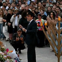 אנדרטת הפרחים שהוקמה לאחר הפיגוע בחג החנוכה בבונדיי ביץ', סידני, אוסטרליה, 15 בדצמבר 2025 (צילום: Saeed KHAN / AFP) אנדרטת הפרחים שהוקמה לאחר הפיגוע בחג החנוכה בבונדיי ביץ', סידני, אוסטרליה, 15 בדצמבר 2025 (צילום: Saeed KHAN / AFP)