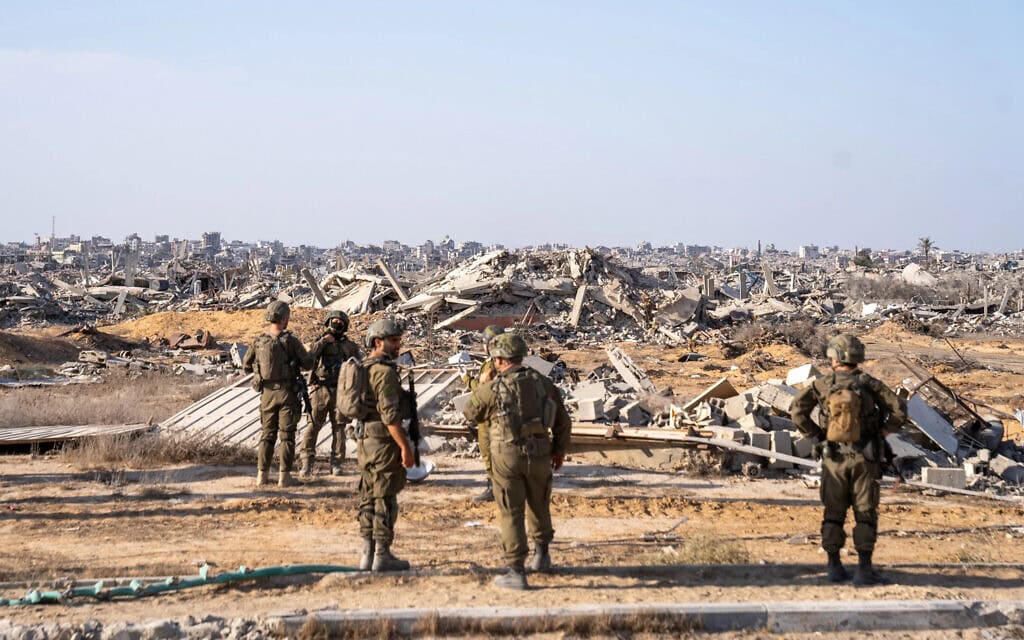 כוח צה"ל באזור רפיח, 8 בדצמבר 2025 (צילום: עמנואל פביאן) כוח צה"ל באזור רפיח, 8 בדצמבר 2025 (צילום: עמנואל פביאן)