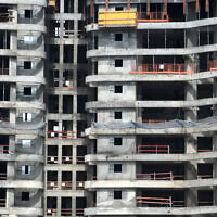 אילוסטרציה: אתר בנייה בנתניה, 26 במרץ 2020 (צילום: גילי יערי/פלאש90) אילוסטרציה: אתר בנייה בנתניה, 26 במרץ 2020 (צילום: גילי יערי/פלאש90)