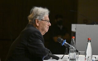 נשיא בית המשפט העליון בדימוס אהרן ברק בכנס של העמותה למשפט ציבורי. חיפה, 4 בדצמבר 2025 (צילום: פלאש90) נשיא בית המשפט העליון בדימוס אהרן ברק בכנס של העמותה למשפט ציבורי. חיפה, 4 בדצמבר 2025 (צילום: פלאש90)