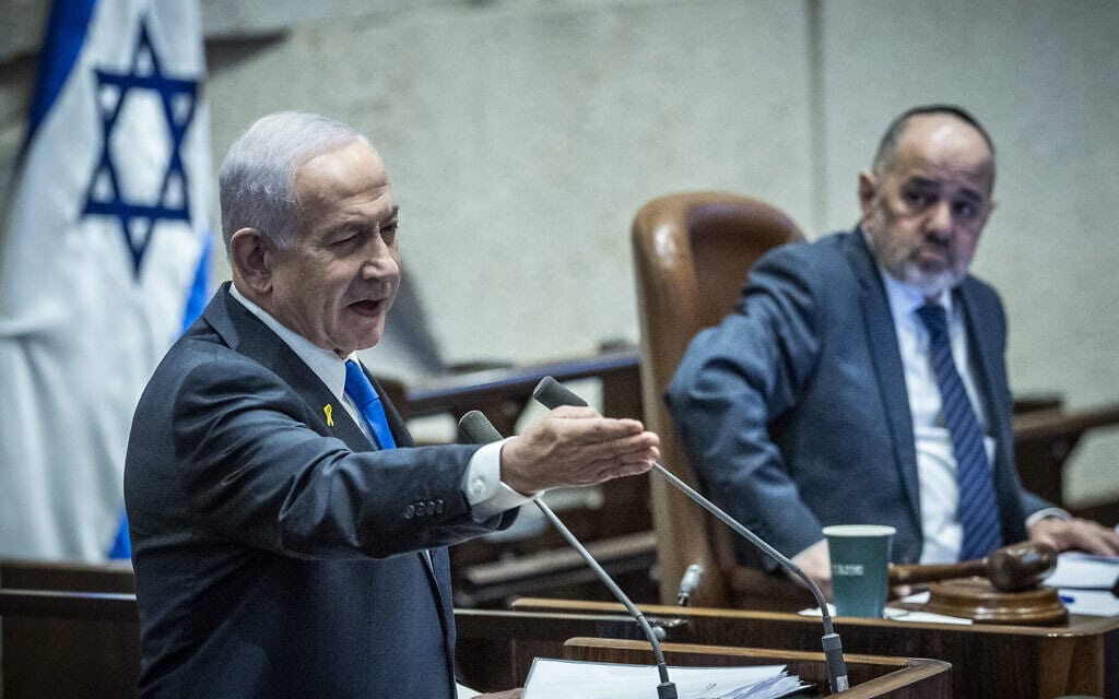 ראש הממשלה בנימין נתניהו בדיון "40 חתימות" במליאת הכנסת, ירושלים, 8 בדצמבר 2025. (צילום: חיים גולדברג/פלאש90) ראש הממשלה בנימין נתניהו בדיון "40 חתימות" במליאת הכנסת, ירושלים, 8 בדצמבר 2025. (צילום: חיים גולדברג/פלאש90)