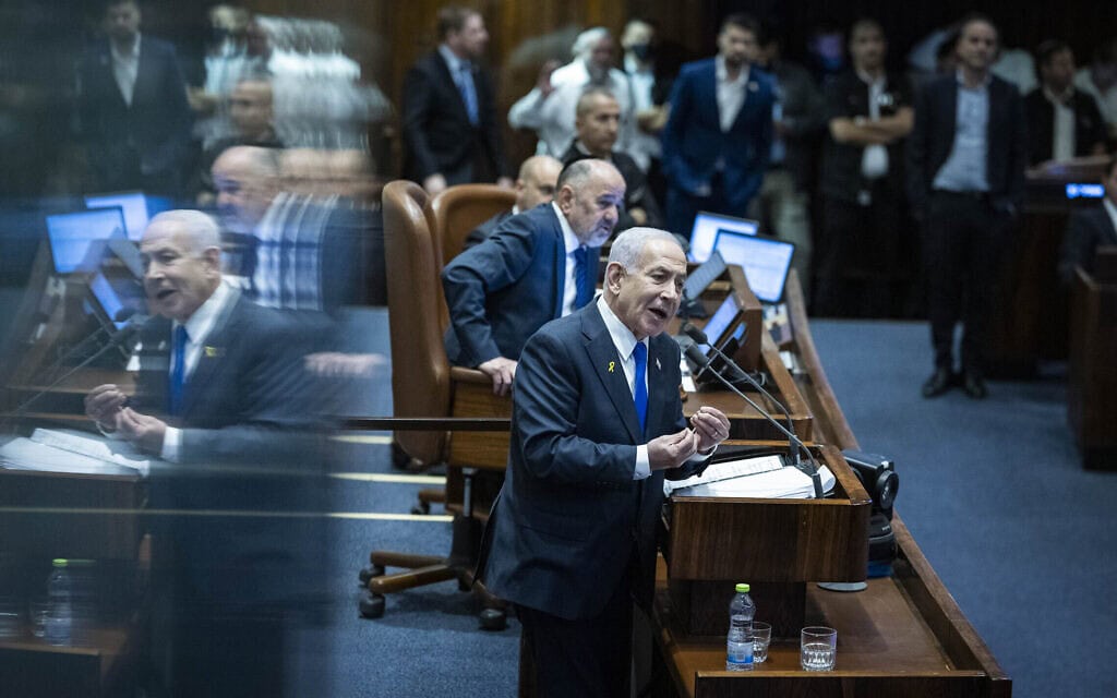 ראש הממשלה בנימין נתניהו בדיון "40 חתימות" במליאת הכנסת, ירושלים, 8 בדצמבר 2025. (צילום: חיים גולדברג/פלאש90) ראש הממשלה בנימין נתניהו בדיון "40 חתימות" במליאת הכנסת, ירושלים, 8 בדצמבר 2025. (צילום: חיים גולדברג/פלאש90)