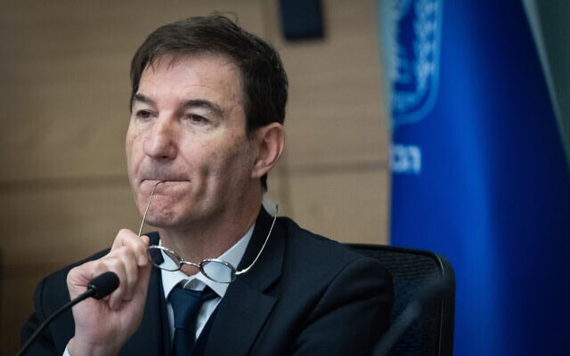ח"כ בועז ביסמוט מנהל דיון של ועדת החוץ והביטחון בכנסת, 16 בדצמבר 2025 (צילום: יונתן זינדל/פלאש90) ח"כ בועז ביסמוט מנהל דיון של ועדת החוץ והביטחון בכנסת, 16 בדצמבר 2025 (צילום: יונתן זינדל/פלאש90)