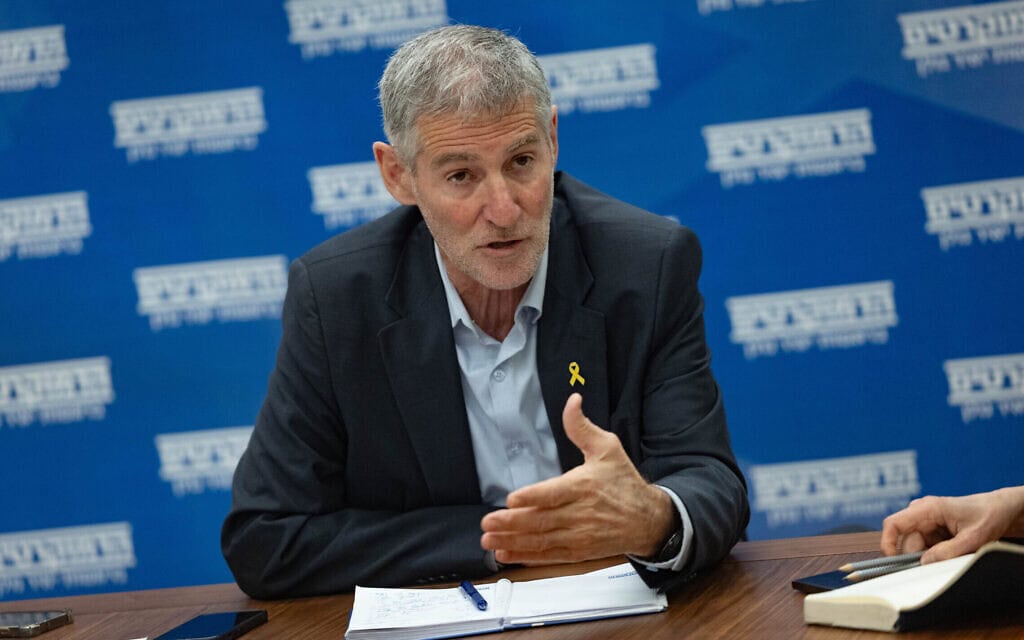 יאיר גולן בישיבת הסיעה של הדמוקרטים בכנסת, 22 בדצמבר 2025 (צילום: יונתן זינדל/פלאש90) יאיר גולן בישיבת הסיעה של הדמוקרטים בכנסת, 22 בדצמבר 2025 (צילום: יונתן זינדל/פלאש90)