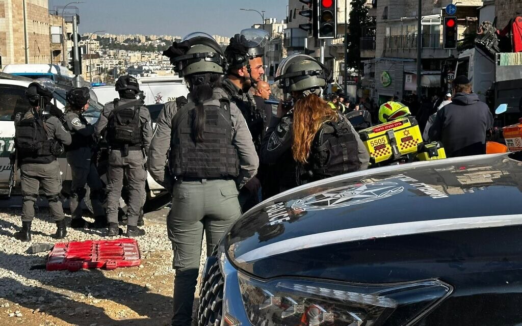 שוטרים מגיבים למהומות של חרדים בירושלים, 18 בדצמבר 2025 (צילום: דוברות המשטרה) שוטרים מגיבים למהומות של חרדים בירושלים, 18 בדצמבר 2025 (צילום: דוברות המשטרה)