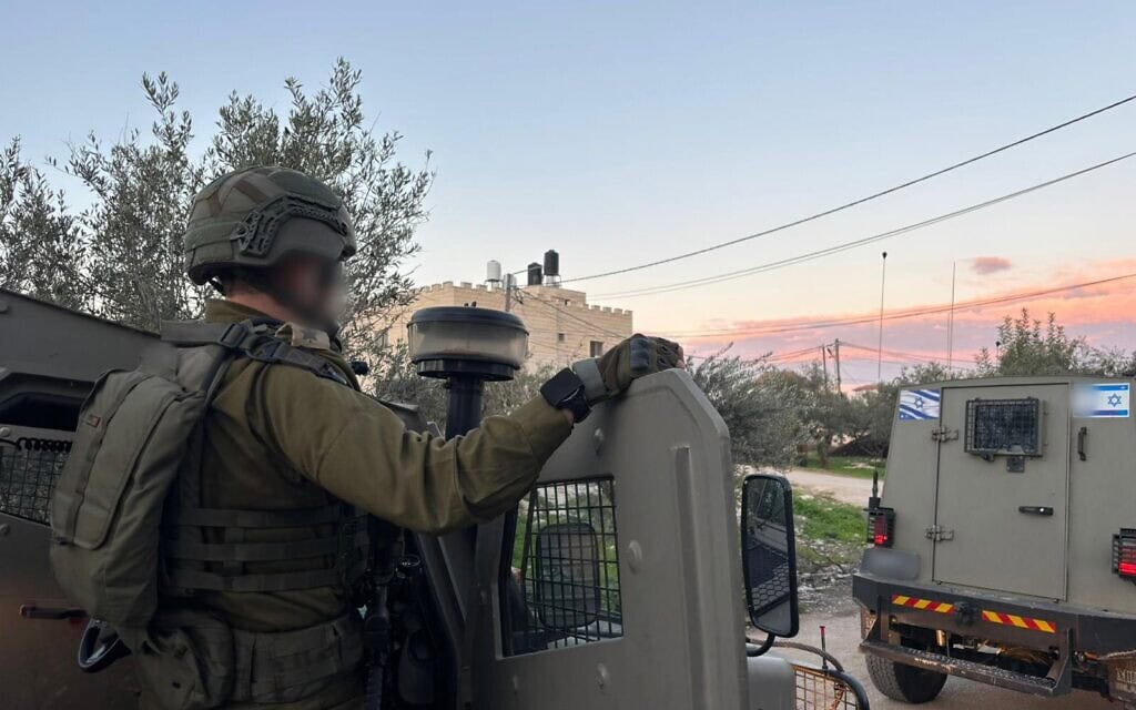 כוחות צה״ל פועלים בעיירה קבאטיה, 27 בדצמבר 2025 (צילום: דובר צה״ל ) כוחות צה״ל פועלים בעיירה קבאטיה, 27 בדצמבר 2025 (צילום: דובר צה״ל )