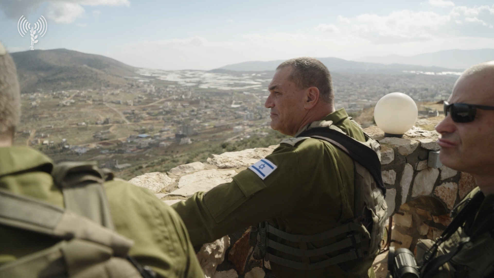 הרמטכ"ל, רב-אלוף אייל זמיר בצפון הגדה המערבית, 1 בדצמבר 2025 (צילום: דובר צה"ל) הרמטכ"ל, רב-אלוף אייל זמיר בצפון הגדה המערבית, 1 בדצמבר 2025 (צילום: דובר צה"ל)