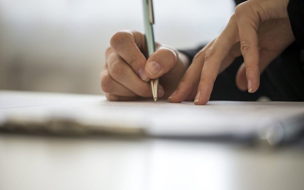 כתיבה, אילוסטרציה (צילום: iStock / Gajus) כתיבה, אילוסטרציה (צילום: iStock / Gajus)