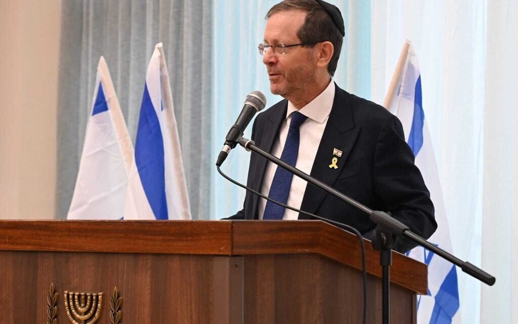 הנשיא יצחק הרצוג בישיבה התיכונית מקור חיים בגוש עציון, 14 בינואר 2026 (צילום: חיים צח / לע"מ) הנשיא יצחק הרצוג בישיבה התיכונית מקור חיים בגוש עציון, 14 בינואר 2026 (צילום: חיים צח / לע"מ)