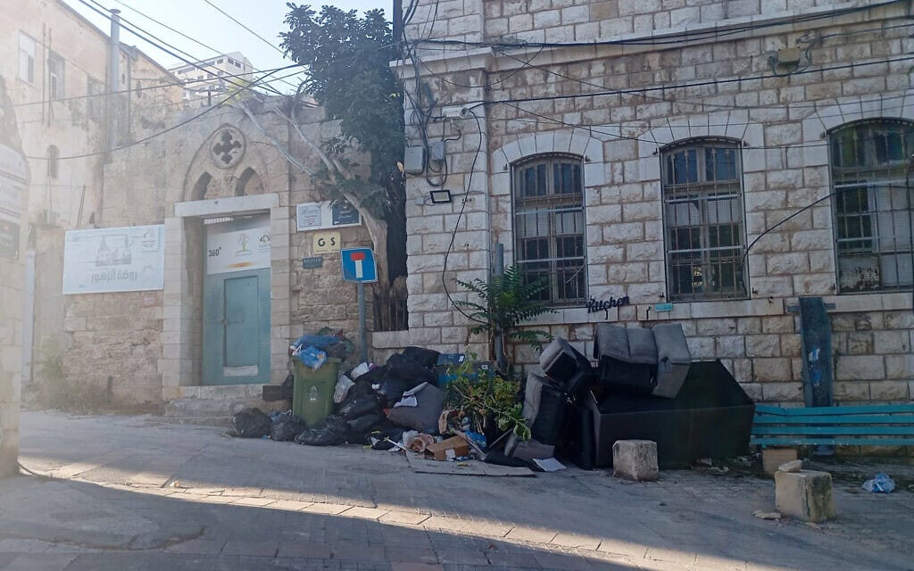 זבל נערם ברחובות נצרת, אוקטובר 2025 (צילום: אליהו פרידמן) זבל נערם ברחובות נצרת, אוקטובר 2025 (צילום: אליהו פרידמן)