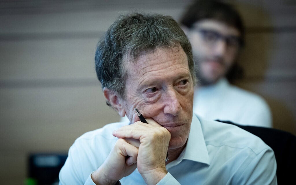 אבי שמחון, יו"ר המועצה הלאומית לכלכלה, משתתף בישיבת ועדת הכספים בכנסת, 16 בספטמבר 2024 (צילום: יונתן זינדל/פלאש90) אבי שמחון, יו"ר המועצה הלאומית לכלכלה, משתתף בישיבת ועדת הכספים בכנסת, 16 בספטמבר 2024 (צילום: יונתן זינדל/פלאש90)