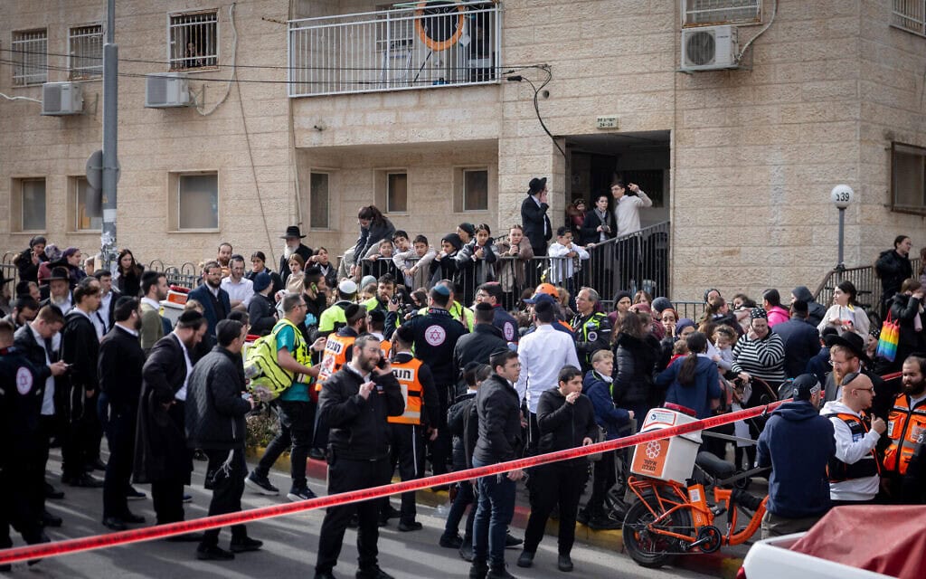 כוחות הצלה בסמוך למעון בירושלים שבו נפגעו תינוקות ופעוטות משאיפת גז ושניים מהם נפטרו, 19 בינואר 2026 (צילום: חיים גולדברג/פלאש90) כוחות הצלה בסמוך למעון בירושלים שבו נפגעו תינוקות ופעוטות משאיפת גז ושניים מהם נפטרו, 19 בינואר 2026 (צילום: חיים גולדברג/פלאש90)