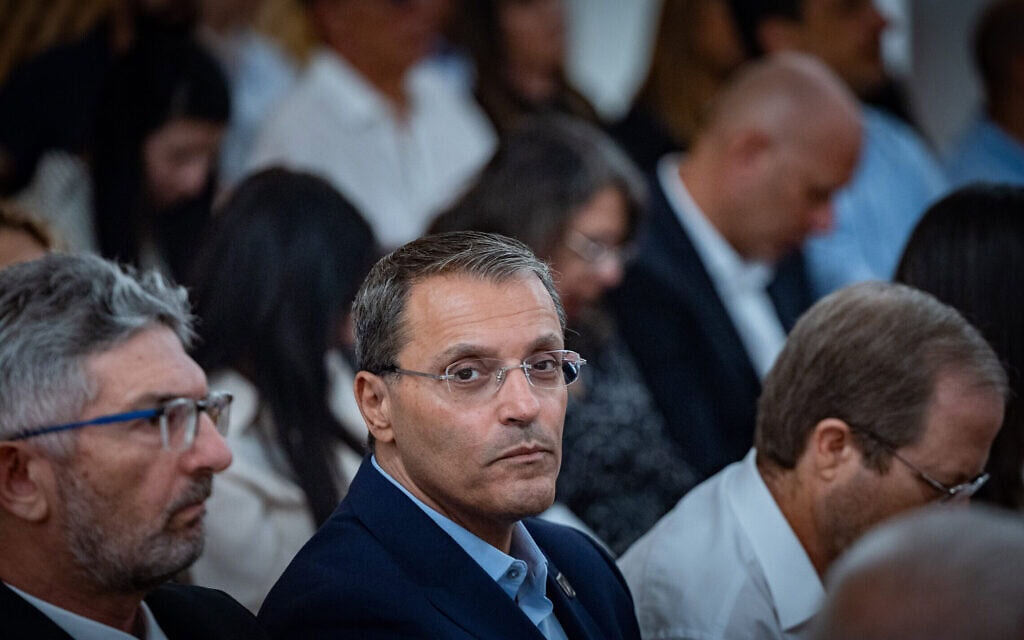 השופט מנחם מזרחי בטקס הפרידה משופט העליון יוסף אלרון, 18 בספטמבר 2025 (צילום: יונתן זינדל/פלאש90) השופט מנחם מזרחי בטקס הפרידה משופט העליון יוסף אלרון, 18 בספטמבר 2025 (צילום: יונתן זינדל/פלאש90)