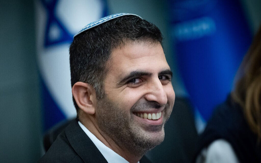 שר התקשורת שלמה קרעי בוועדה לקידום חוק התקשורת, 16 בדצמבר 2025 (צילום: יונתן זינדל/פלאש90) שר התקשורת שלמה קרעי בוועדה לקידום חוק התקשורת, 16 בדצמבר 2025 (צילום: יונתן זינדל/פלאש90)