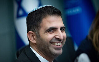 שר התקשורת שלמה קרעי בוועדה לקידום חוק התקשורת, 16 בדצמבר 2025 (צילום: יונתן זינדל/פלאש90) שר התקשורת שלמה קרעי בוועדה לקידום חוק התקשורת, 16 בדצמבר 2025 (צילום: יונתן זינדל/פלאש90)