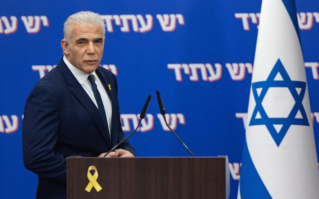 יו"ר האופוזיציה יאיר לפיד בישיבת סיעתו בכנסת, 19 בינואר 2026 (צילום: יונתן זינדל/פלאש90) יו"ר האופוזיציה יאיר לפיד בישיבת סיעתו בכנסת, 19 בינואר 2026 (צילום: יונתן זינדל/פלאש90)