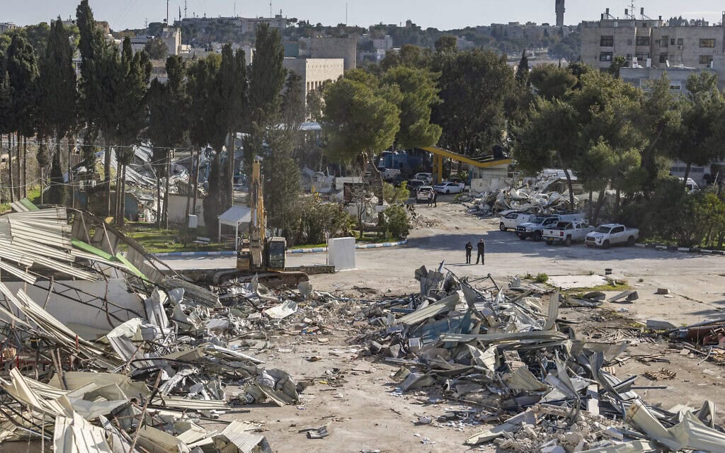 רשות מקרקעי ישראל מפנה את מתחם אונר"א בירושלים, 20 בינואר 2026 (צילום: יונתן זינדל/פלאש90) רשות מקרקעי ישראל מפנה את מתחם אונר"א בירושלים, 20 בינואר 2026 (צילום: יונתן זינדל/פלאש90)