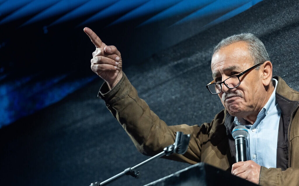 ג׳אמל זחאלקה נואם בהפגנה נגד האלימות בחברה הערבית בת״א. 31 בינואר 2026 (צילום: יונתן זינדל/פלאש90) ג׳אמל זחאלקה נואם בהפגנה נגד האלימות בחברה הערבית בת״א. 31 בינואר 2026 (צילום: יונתן זינדל/פלאש90)