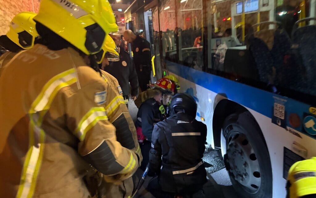 זירת הדריסה בהפגנת החרדים בירושלים, 6 בינואר 2026 (צילום: סם סוקול) זירת הדריסה בהפגנת החרדים בירושלים, 6 בינואר 2026 (צילום: סם סוקול)