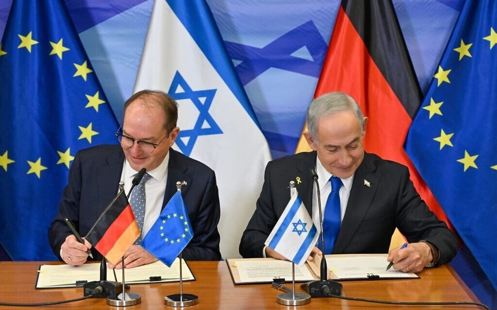 בנימין נתניהו חתם על הצהרה משותפת על שיתוף פעולה ביטחוני-טכנולוגי עם שר הפנים של גרמניה, אלכסנדר דוברינדט, 11 בינואר 2026 (צילום: קובי גדעון/ לע״מ) בנימין נתניהו חתם על הצהרה משותפת על שיתוף פעולה ביטחוני-טכנולוגי עם שר הפנים של גרמניה, אלכסנדר דוברינדט, 11 בינואר 2026 (צילום: קובי גדעון/ לע״מ)