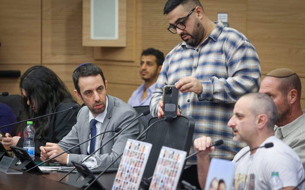 ח״כ אריאל קלנר בדיון ועדת החוקה. 19 בינואר 2026 (צילום: נועם מושקוביץ, דוברות הכנסת) ח״כ אריאל קלנר בדיון ועדת החוקה. 19 בינואר 2026 (צילום: נועם מושקוביץ, דוברות הכנסת)